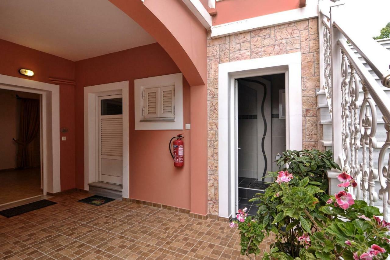 Angela Pool Apartments Agios Georgios Pagon Exterior photo